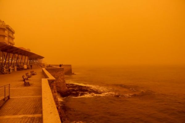 Καιρός : Αφρικανική σκόνη και τοπικές λασποβροχές [χάρτης]