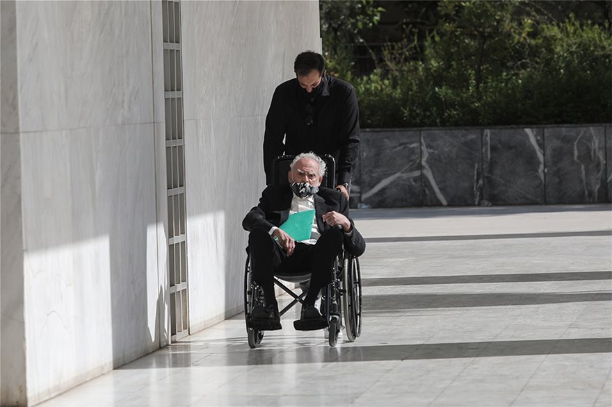 Άκης Τσοχατζόπουλος : Στον Άρειο Πάγο σε αναπηρικό καροτσάκι