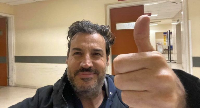 Κοροναϊός: Ο Έλληνας που έγινε παγκόσμιο case study περιγράφει πως προσβλήθηκε από Covid, πνευμονία και γρίπη μαζί