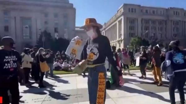 Εκλογές στις ΗΠΑ : Οι γυναίκες γυρίζουν την πλάτη στον Τραμπ