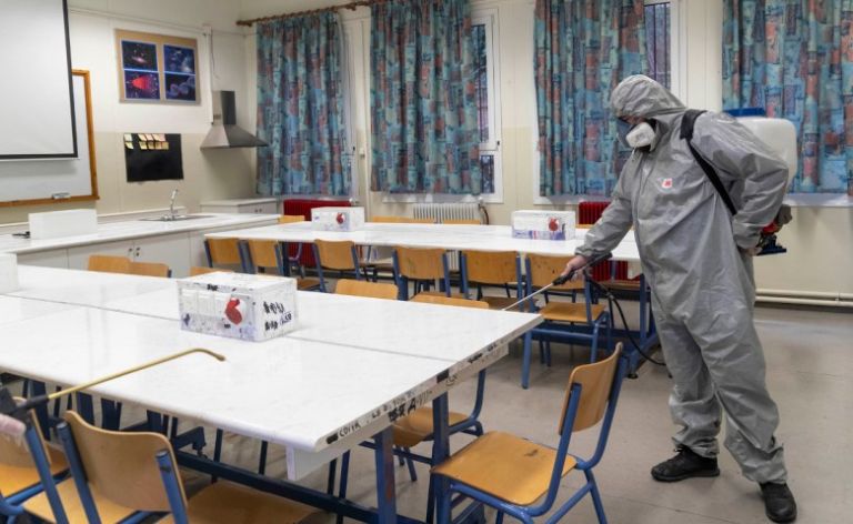 Θεσσαλονίκη : Απολύμανση σε όλα τα σχολεία όπου εντοπίστηκαν κρούσματα κοροναϊού
