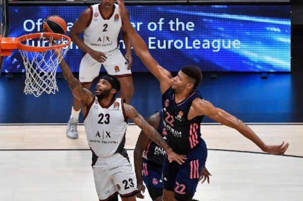 Αρμάνι : Τουλάχιστον 20 μέρες εκτός ο Ντιλέινι