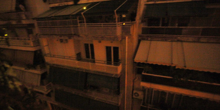 Απίστευτο : Γάτα… βύθισε στο σκοτάδι πολλές περιοχές της Θεσσαλονίκης – Δεκάδες εγκλωβισμένοι στα ασανσέρ