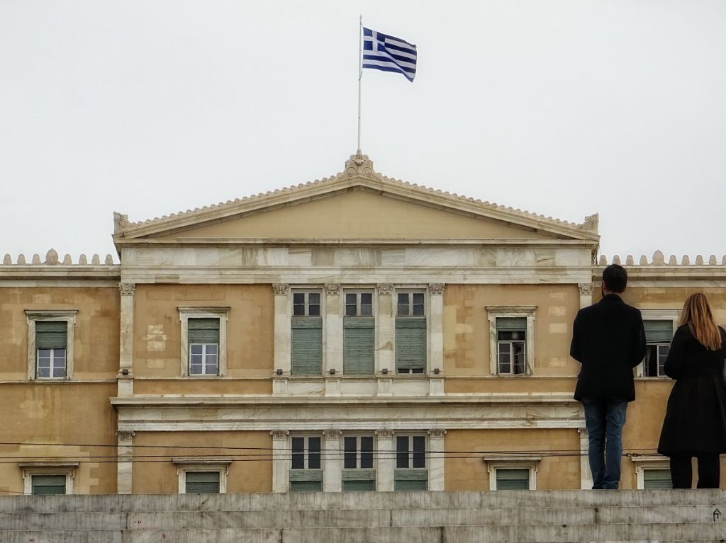 Νέα μέτρα για τον κοροναϊό σε Βουλή και ελληνικό στρατό
