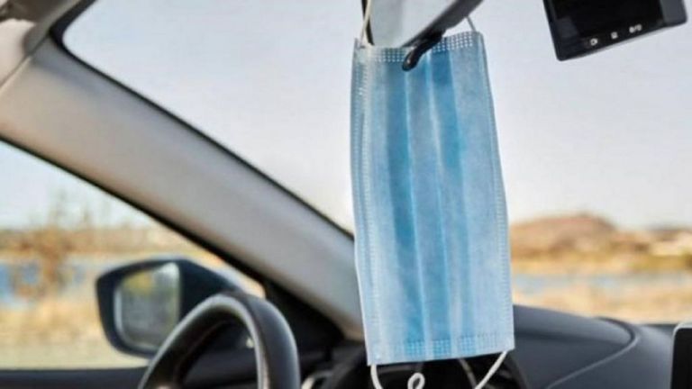 Σύγχυση για τη χρήση μάσκας στο αυτοκίνητο – Τι ισχύει