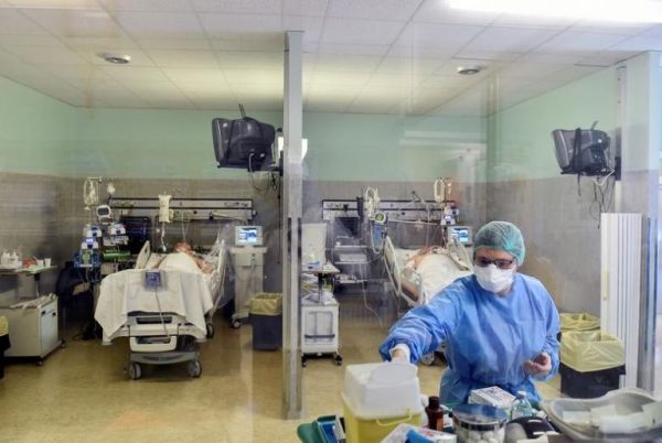 Συγκλονίζει η μαρτυρία νοσηλεύτριας στο MEGA – «Ο κοροναϊός μου έκοβε την ανάσα»