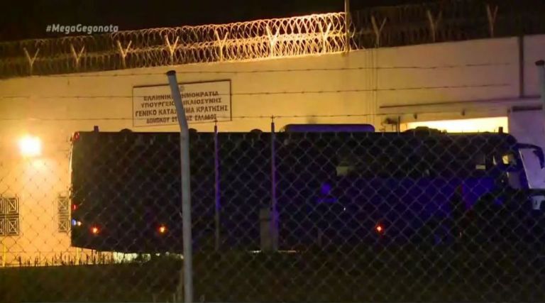 Χρυσή Αυγή : Έφτασαν στις φυλακές οι καταδικασθέντες για εγκληματική οργάνωση