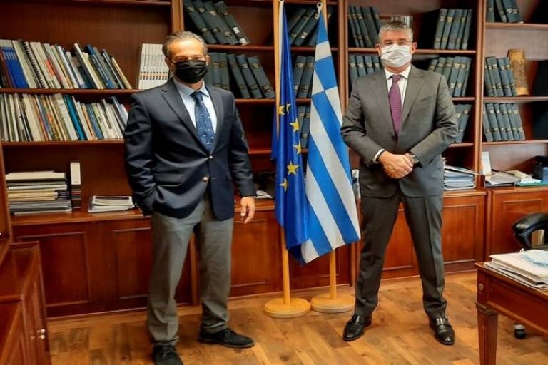 Συνάντηση Τσακίρη-Καφούνη για τη χρηματοδότηση μικρών επιχειρήσεων