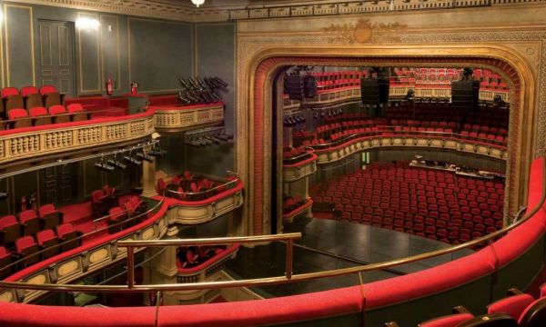 Εθνικό Θέατρο: Ανοίγει ξανά με νέο ρεπερτόριο και ηχηρό μήνυμα