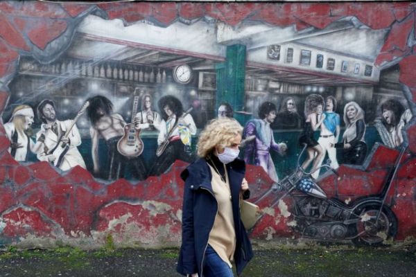Στο έλεος του κοροναϊού η Ευρώπη – Το δεύτερο κύμα φέρνει αυστηρά μέτρα και τοπικά lockdown