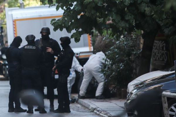 Εκκένωση κατάληψης στα Εξάρχεια : Τι βρήκαν οι αστυνομικοί στο κτίριο
