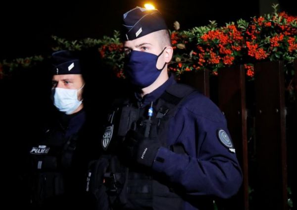 Παρίσι : Πέντε νέες συλλήψεις για την τρομοκρατική επίθεση – Επιβεβαιώθηκε η ταυτότητα του δράστη