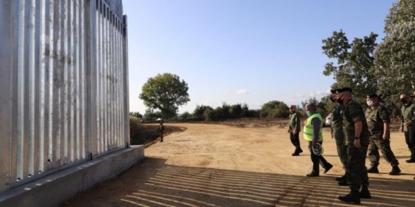 Εβρος : Δεν αρέσει… ο φράχτης στους Τούρκους – Βρίζουν σε άπταιστα ελληνικά και προκαλούν