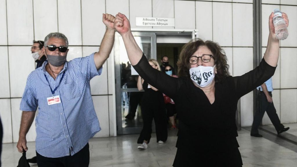 Χρυσή Αυγή – Παναγιώτης Φύσσας: Ακούραστος φρουρός δίπλα στη Μάγδα Φύσσα στον 7χρονο αγώνα τους