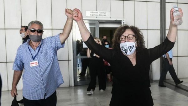 Χρυσή Αυγή – Παναγιώτης Φύσσας: Ακούραστος φρουρός δίπλα στη Μάγδα Φύσσα στον 7χρονο αγώνα τους