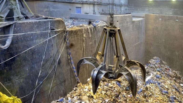 Θεσσαλονίκη : Πορεία διαμαρτυρίας κατά της καύσης σκουπιδιών