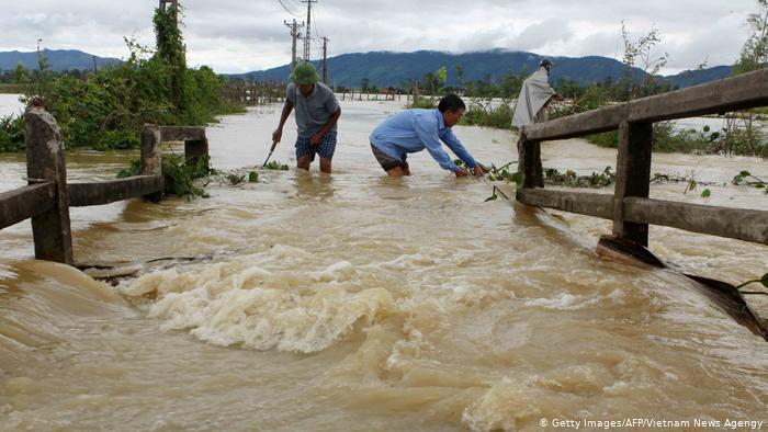Βιετνάμ-Καμπότζη: Τουλάχιστον 40 νεκροί και πολλοί αγνοούμενοι από πλημμύρες