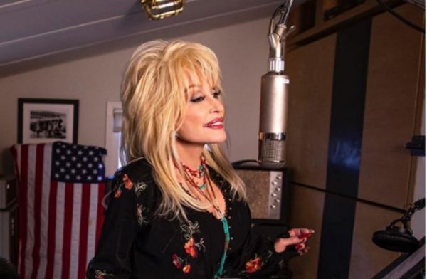 Ντόλι Πάρτον : Νέο σινγκλ για να συγκεντρώσει χρήματα για τον καρκίνο του μαστού