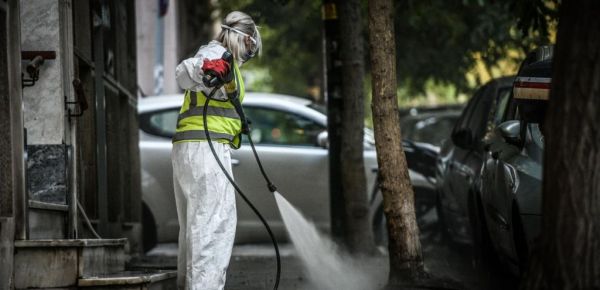 Ο κοροναϊός «σκοτώνει» τα γηροκομεία – Γιατί είναι η «μαύρη τρύπα» της πανδημίας