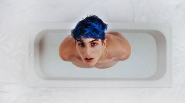 Good Job Nicky : Ο γιος του Γιάννη Πάριου και της Σοφίας Αλιμπέρτη είναι ήδη ποπ σταρ