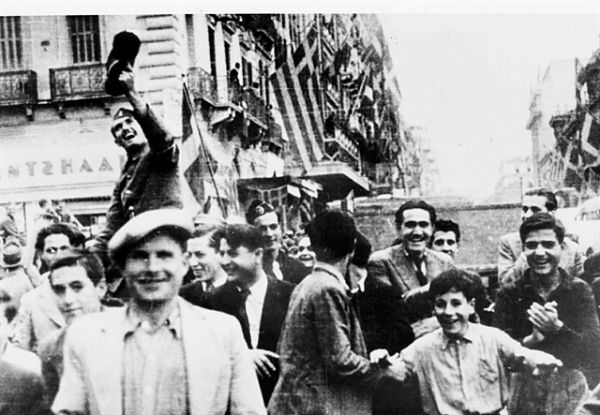 28η Οκτωβρίου : «Ελληνες μες στα σκοτεινά δείχνουν τον δρόμο»