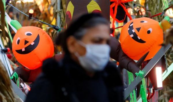 Βρετανία: Απαγόρευση εορτασμών για το Halloween στις «κόκκινες» περιοχές