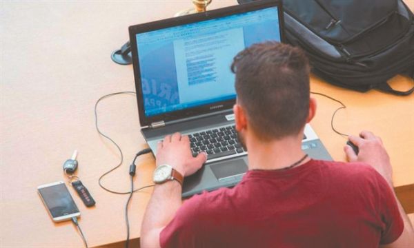 Τα ΑΕΙ στην εποχή των ηλεκτρονικών εξετάσεων – Ικανοποιημένοι οι φοιτητές