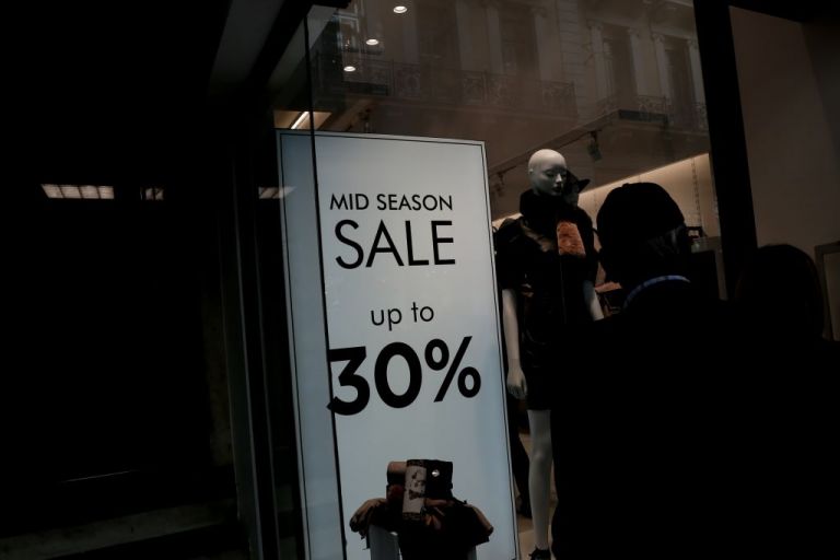 Φθινοπωρινές εκπτώσεις : Πότε ξεκινούν – Τι πρέπει να γνωρίζουν οι καταναλωτές