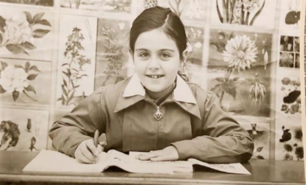 Η μαθήτρια της φωτογραφίας είναι μια ταλαντούχα Ελληνίδα ηθοποιός