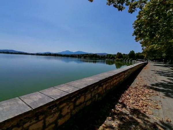 Κοροναϊός : Σε «κόκκινο» συναγερμό Ιωάννινα και Σέρρες