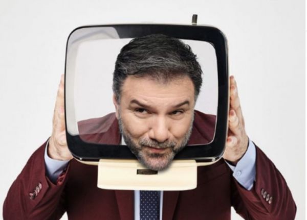 Γρηγόρης Αρναούτογλου : Στόλισε ήδη το χριστουγεννιάτικο δεντράκι του