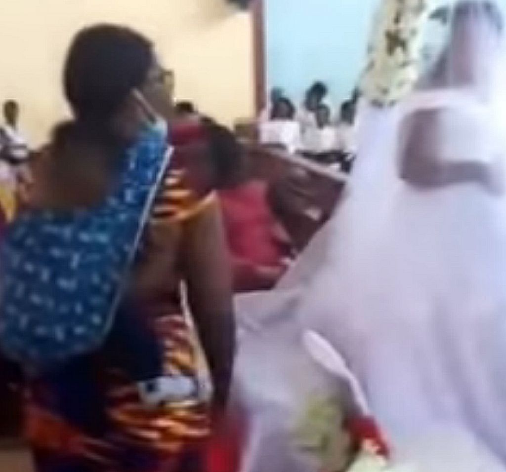 Γυναίκα «μπούκαρε» στον γάμο του… συζύγου της