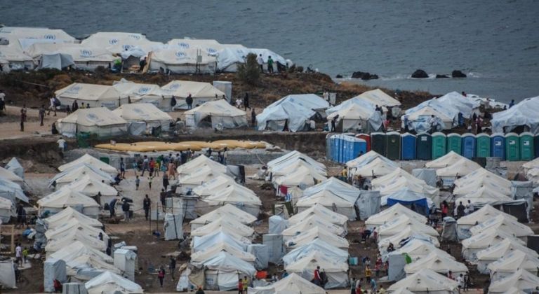 Καρά Τεπέ όπως Μόρια: Η πρώτη βροχή μετέτρεψε σε απέραντο λασπότοπο το νέο καταυλισμό