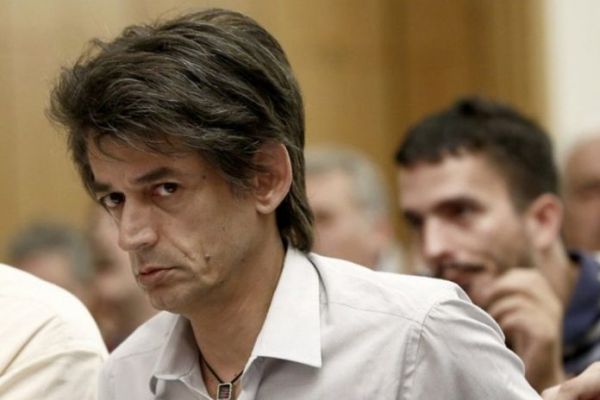 Twitter : Ανελέητο τρολάρισμα στον  Καρανίκα για τα «χρόνια πολλά» στον… Όσκαρ Ουάιλντ!