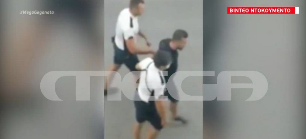 Κέρκυρα: Καρέ-καρέ η σύλληψη άνδρα που δεν φορούσε μάσκα – Κατήγγειλε αστυνομική βία