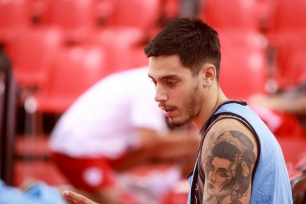 Ολυμπιακός – Εφές : Ντεμπούτο για Κόνιαρη, εκτός ο Λαρεντζάκης