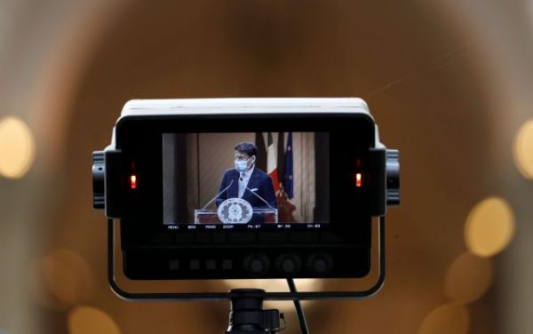 Διάγγελμα Κόντε : «Σφίγγουμε τα δόντια, στη συνέχεια θα πάρουμε ανάσα»