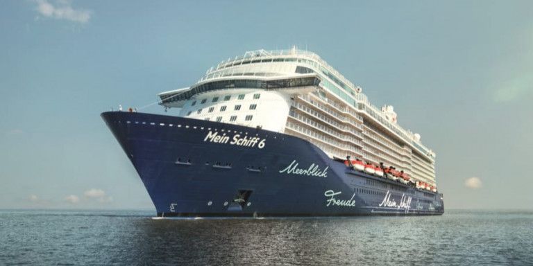 Στην Κέρκυρα έδεσε το «Mein Schiff 6» – Ξεναγούνται στο νησί οι 922 επιβάτες