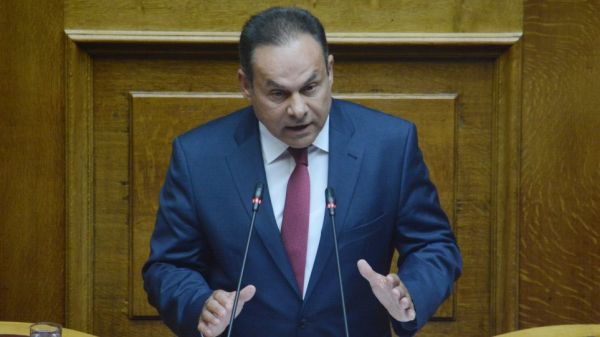 Μανωλάκος : Ερώτηση για την άνιση αντιμετώπιση των συνταξιούχων των Ενόπλων Δυνάμεων