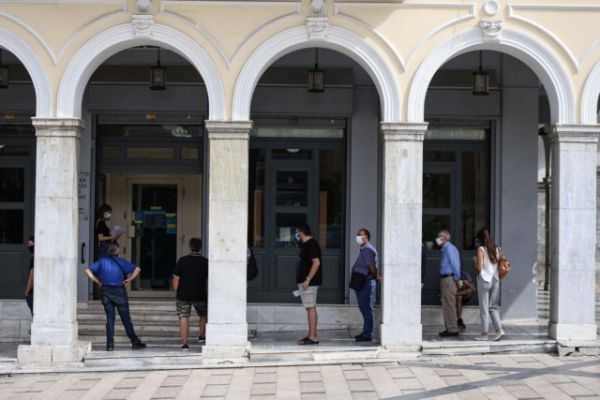 Κοροναϊός : Σε επίπεδα πρώτου κύματος οι διασωληνωμένοι και τα θύματα – Δεδομένη η μάσκα παντού