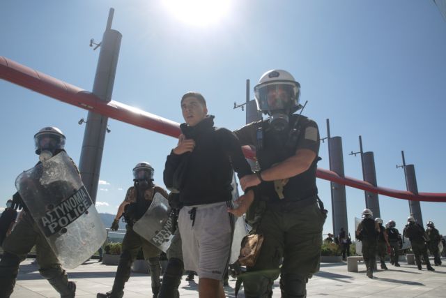 Την επίθεση των ΜΑΤ στους μαθητές καταγγέλλει η ΚΝΕ – Παράσταση διαμαρτυρίας στις 6μμ στο Υπ. Προστασίας του Πολίτη