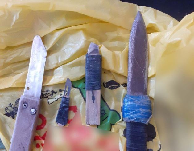 Φυλακές Κορυδαλλού : Μαχαίρια, κατσαβίδια και σουβλιά έκρυβαν σε ειδικό χώρο οι κρατούμενοι