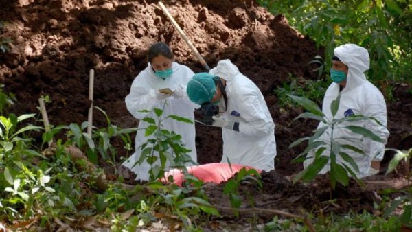 Ατελείωτη φρίκη στο Μεξικό : Τουλάχιστον 59 πτώματα βρέθηκαν σε μυστικούς ομαδικούς τάφους (εικόνες)