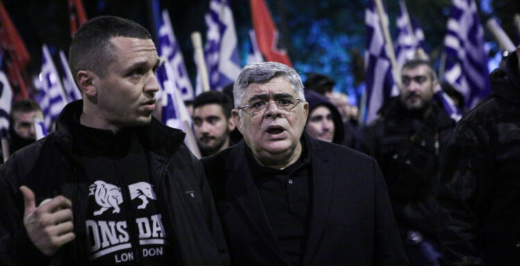 Χρυσή Αυγή : Η «θεωρία των δύο άκρων» που όπλισε το τέρας