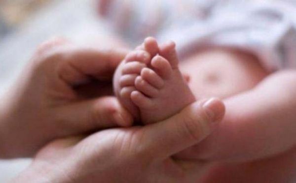 «Όχι μάσκες, μόνο χαμόγελα»: Η φωτογραφία που έγινε viral