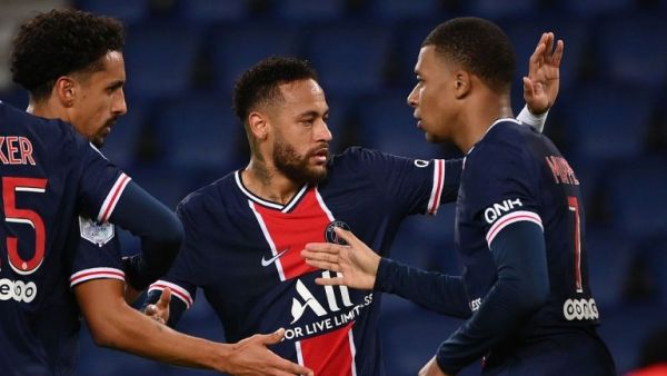 «Τρέλανε» τους αντιπάλους του με αδιανόητη ντρίμπλα ο Μπαμπέ