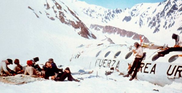 Η αεροπορική τραγωδία των Άνδεων : Ο αγώνας για επιβίωση και οι φήμες περί κανιβαλισμού