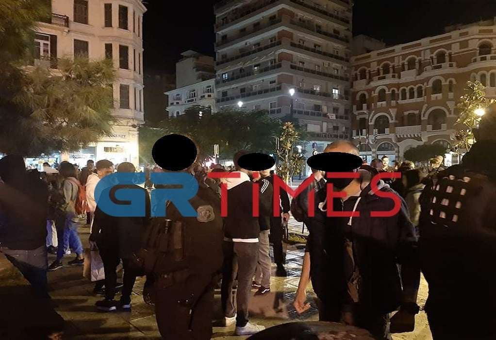 Ποιος κοροναϊός : Κακός χαμός από τους συνωστισμούς στη Θεσσαλονίκη – Παρεμβάσεις της αστυνομίας (εικόνες)