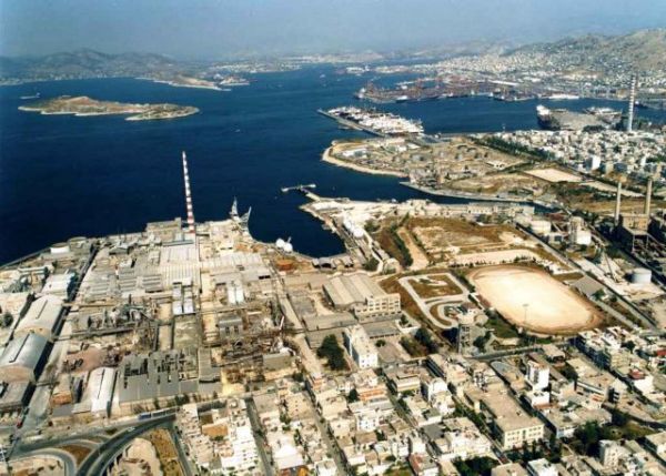 Δραπετσώνα – ρύπανση: «Τα πρωινά δεν μπορώ να ανοίξω το μπαλκόνι μου»