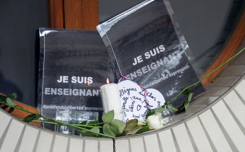 Παρίσι : Το φρικιαστικό μήνυμα του 18χρονου που αποκεφάλισε τον καθηγητή στον ISIS